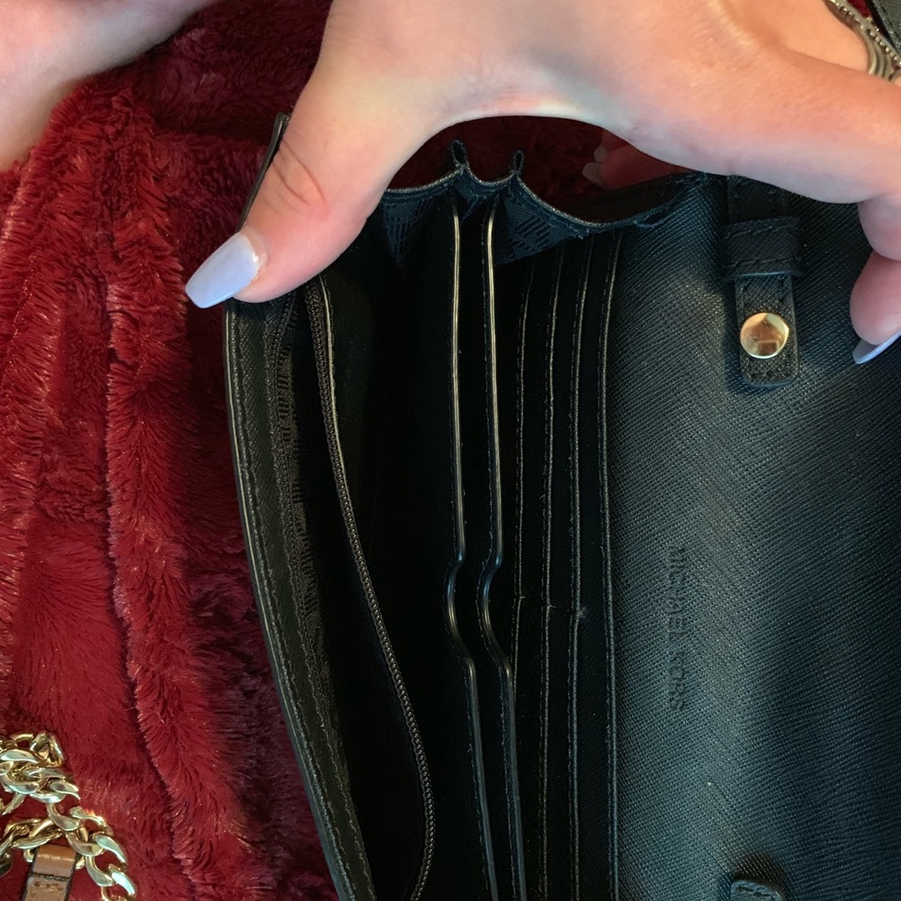 Authentic Leather Michael Kors Wallet/Crossbody - image 3